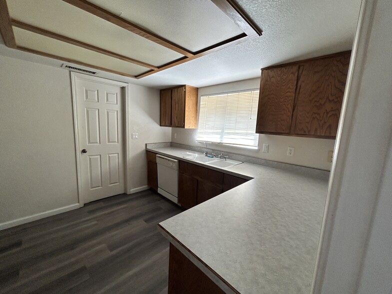 More Photos Of 3115 N Robert Rd, Prescott Valley Flex For Lease