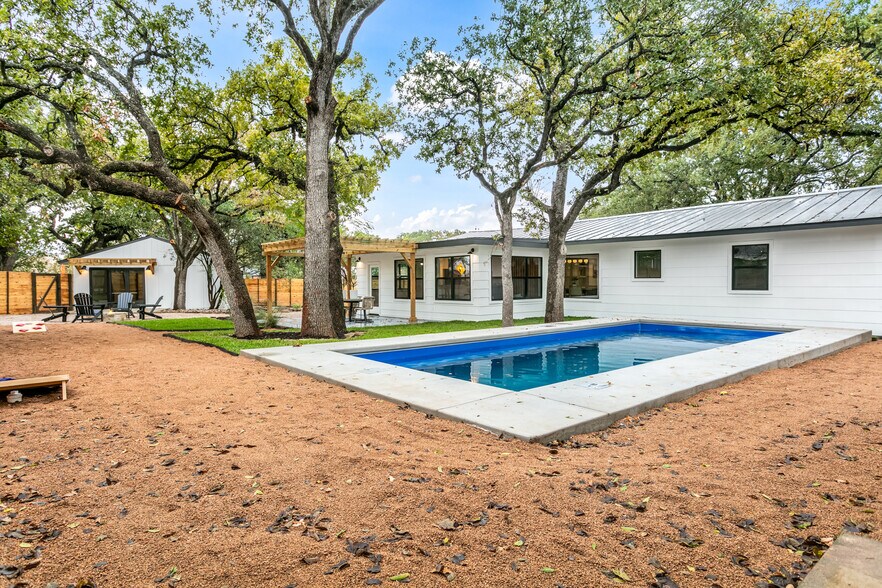 Primary Photo Of 1201 Crenwelge Dr, Fredericksburg Specialty For Sale