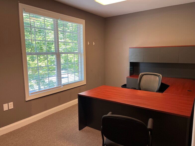 More Photos Of 3105 Creekside Village Dr, Kennesaw Office For Sale