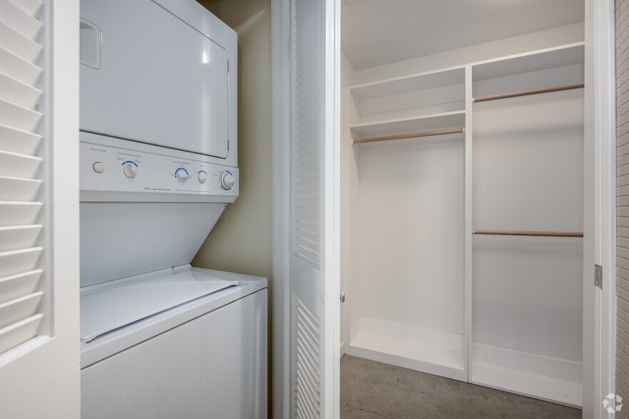 More Photos Of 1530 J St, Sacramento Apartments For Lease