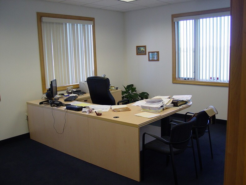 More Photos Of 2200 Gannett Ave, Des Moines Office For Sale