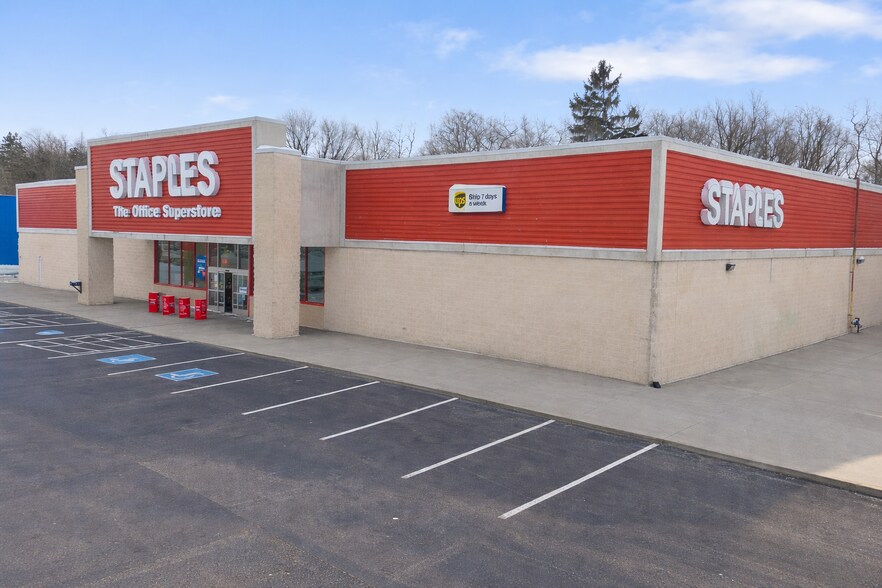 Primary Photo Of 2 Plaza Dr, Auburn Freestanding For Lease