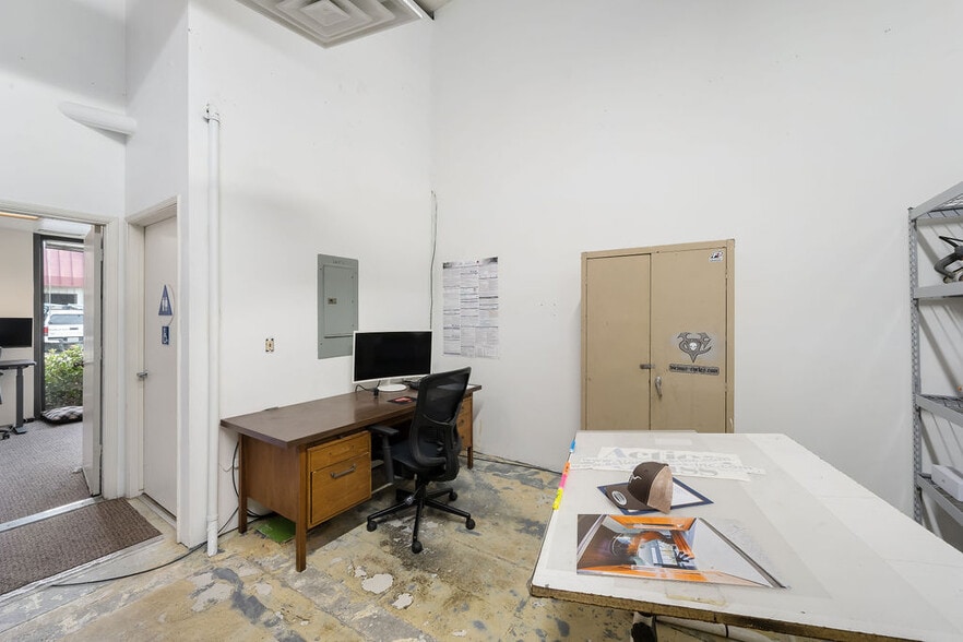 More Photos Of 708 Paso Robles St, Paso Robles Warehouse For Lease