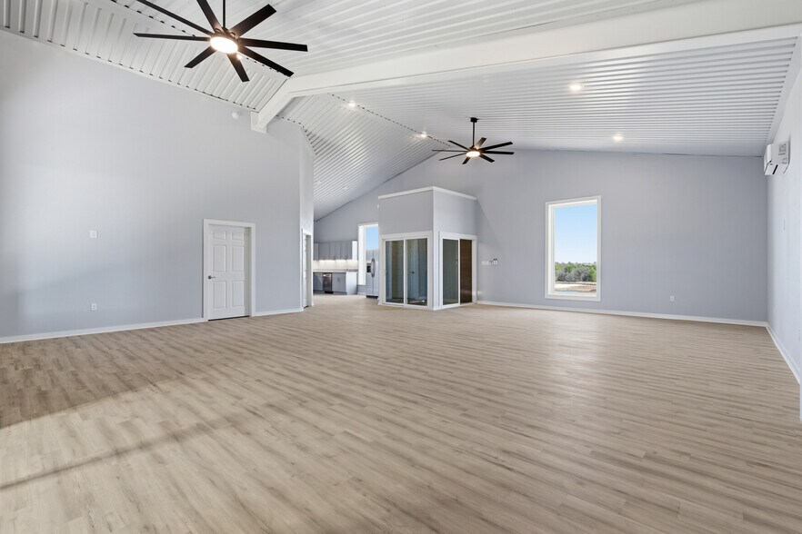 More Photos Of 15850 Salado Airport Rd, Salado Airplane Hangar For Sale