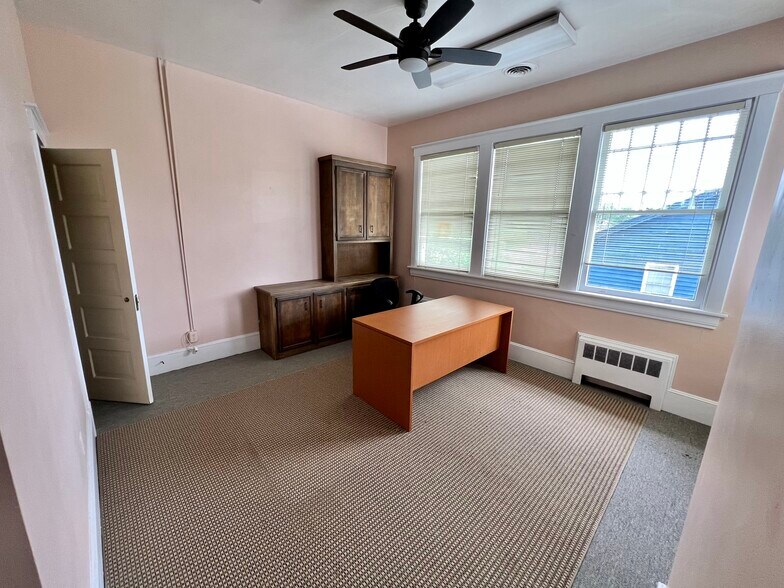 More Photos Of 509 Nash St W, Wilson Loft Creative Space For Sale