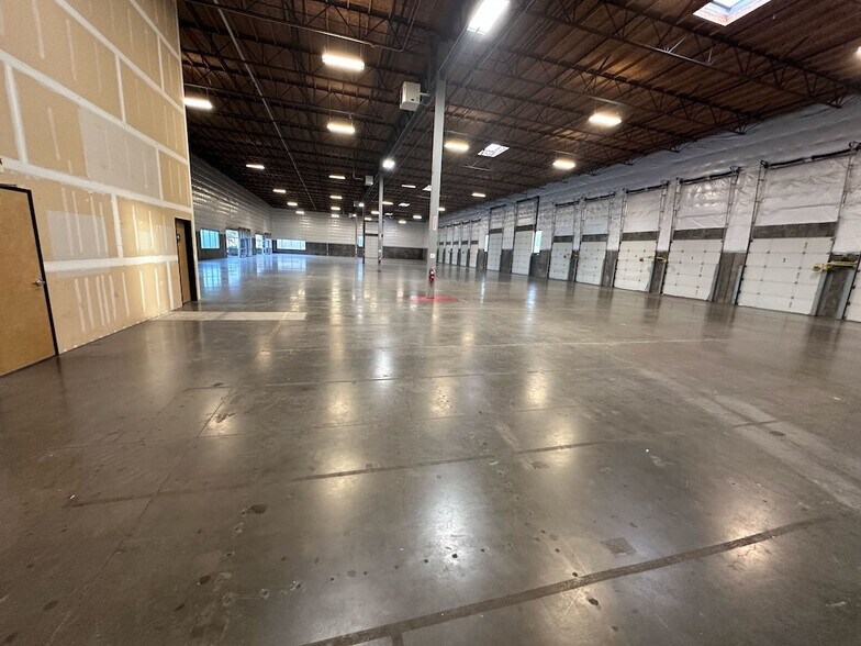 More Photos Of 14816 SW Century Dr, Sherwood Warehouse For Lease