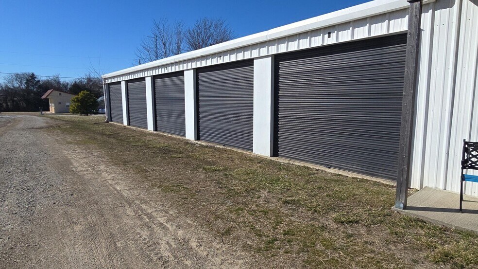 More Photos Of 19265 US-54 Hwy, Wheatland Hotel For Sale