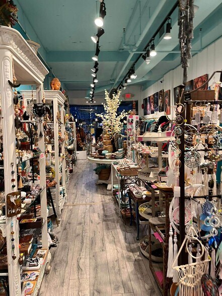 More Photos Of 2987 Granville St, Vancouver General Retail For Lease