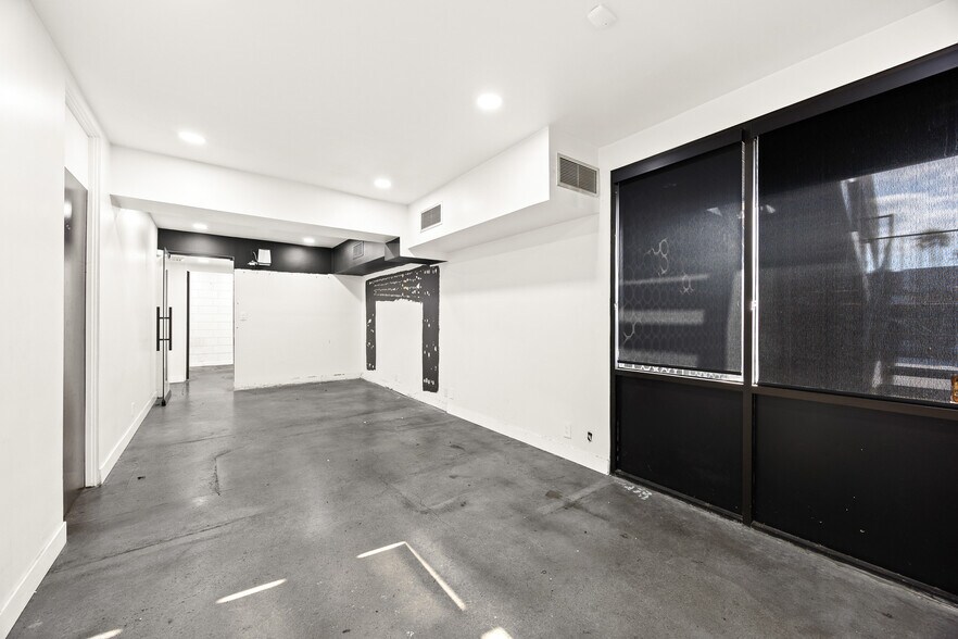 More Photos Of 2702 Saint Louis Ave, Signal Hill Warehouse For Lease