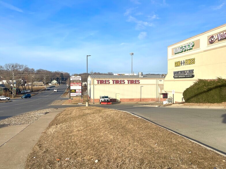 More Photos Of 1901 Hamilton Blvd, Sioux City General Retail For Sale