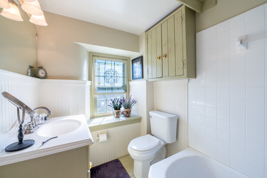 More Photos Of 547 Baltimore Pike, Glen Mills Office For Sale