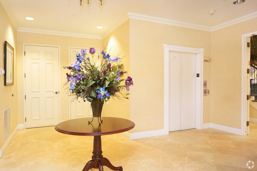 More Photos Of 15500 Roosevelt Blvd, Clearwater Office For Lease