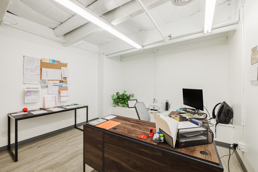 More Photos Of 222 Silver St, Elko Manufacturing For Lease