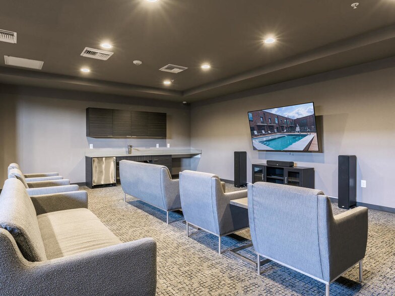 More Photos Of 1800 E 4th St, Austin Multifamily For Sale