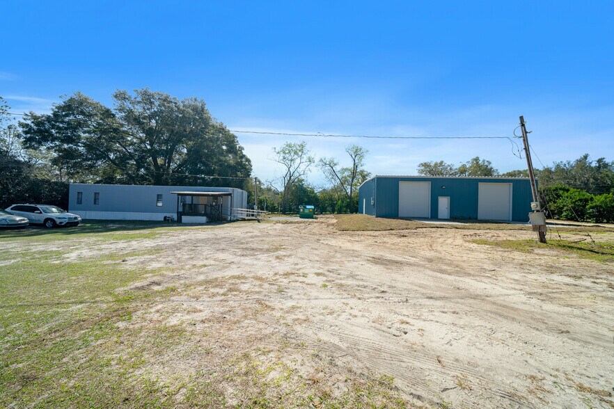 More Photos Of 4820 NE 35th St, Silver Springs Auto Dealership For Sale