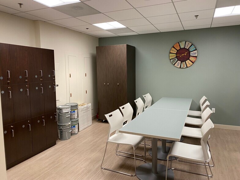 More Photos Of 12800 Middlebrook Rd, Germantown Office For Sale