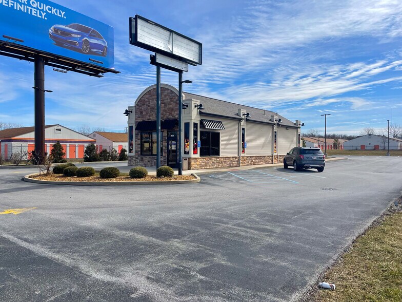 More Photos Of 1903 W Coliseum Blvd, Fort Wayne Restaurant For Lease