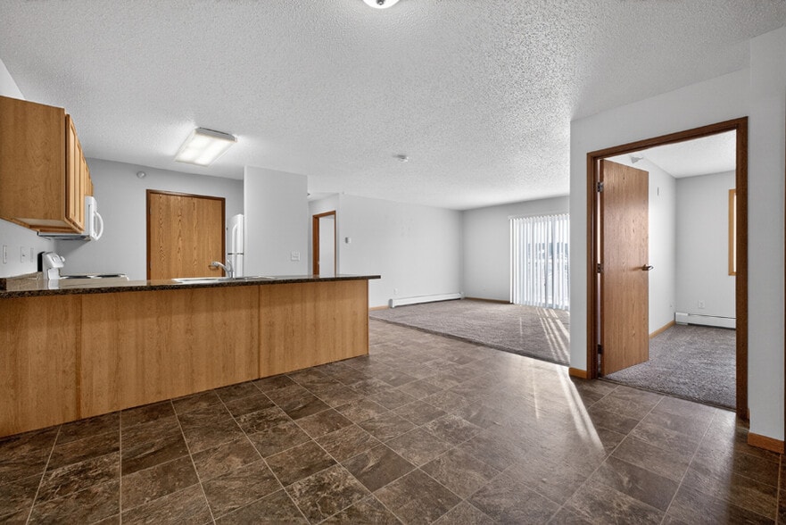 More Photos Of 2415-2501 24th Ave, Williston Apartments For Sale