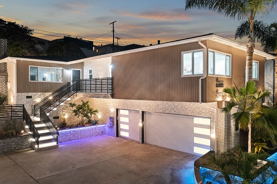 More Photos Of 8222 Pershing Dr, Playa Del Rey Multifamily For Sale