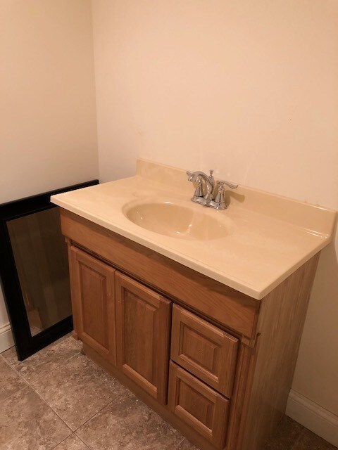 More Photos Of 4366 Victory Blvd, Staten Island Warehouse For Lease