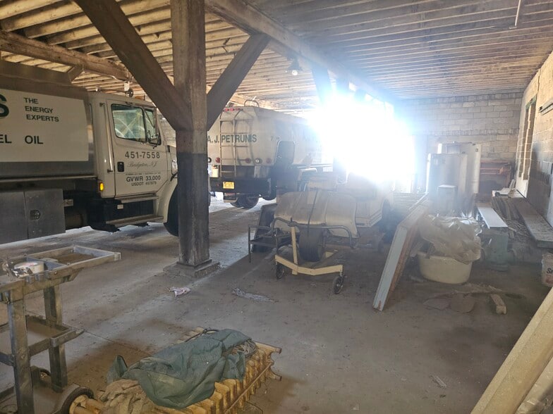 More Photos Of 173 Water St, Bridgeton Warehouse For Sale