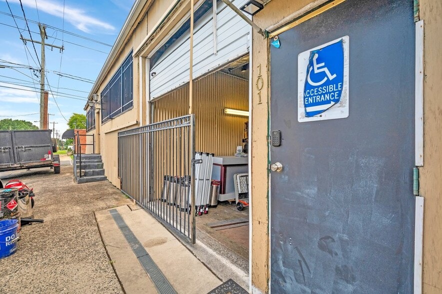 More Photos Of 101 E Virginia Ave, Bessemer City Storefront Retail Residential For Lease