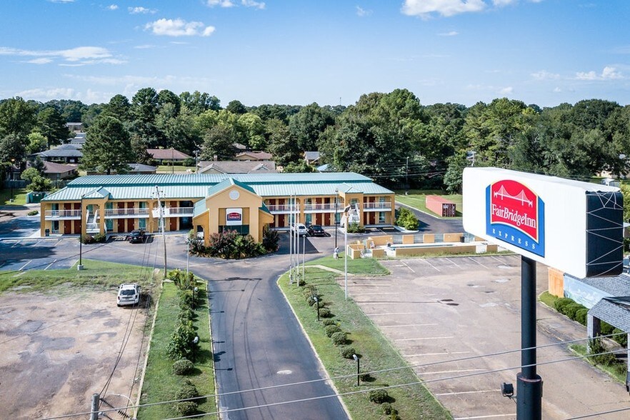 More Photos Of 337 Devereaux Dr, Natchez Hotel For Sale