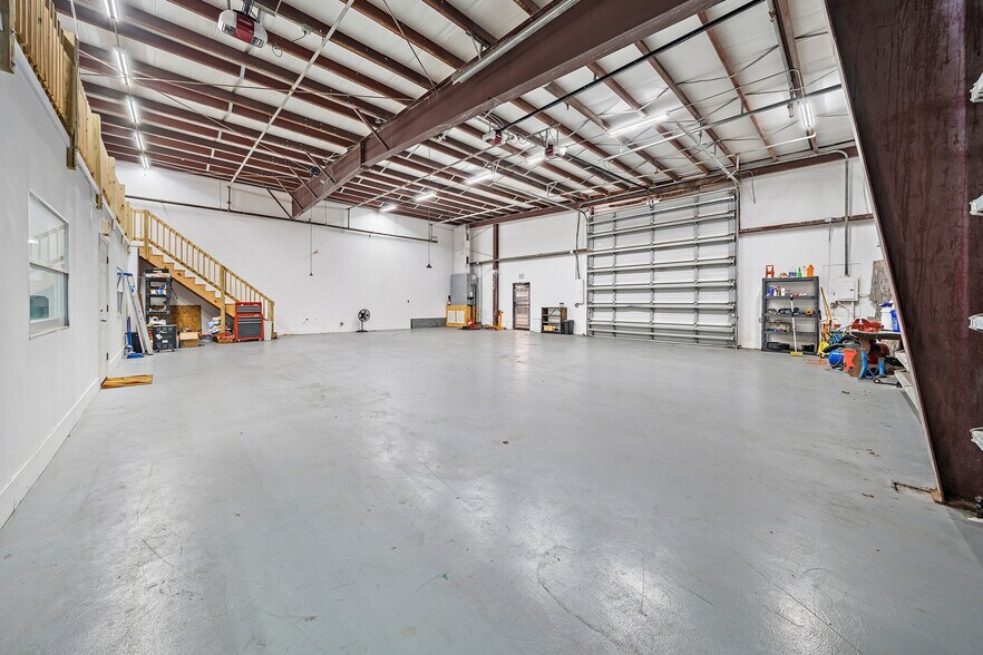 More Photos Of 1501 SE Decker Ave, Stuart Warehouse For Sale