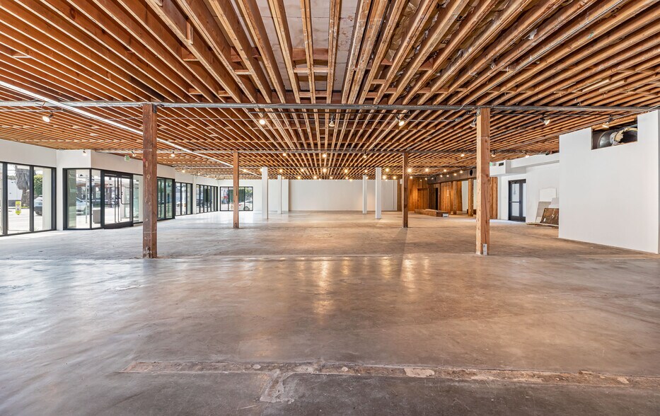 More Photos Of 501-511 N La Cienega Blvd, West Hollywood Storefront Retail Office For Lease