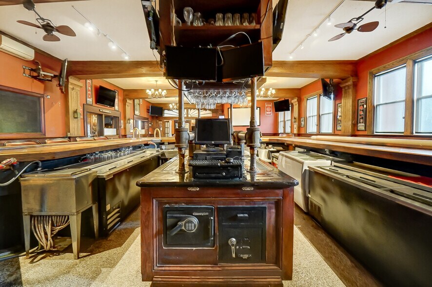 More Photos Of 126 W High St, Springfield Lodge Meeting Hall For Sale