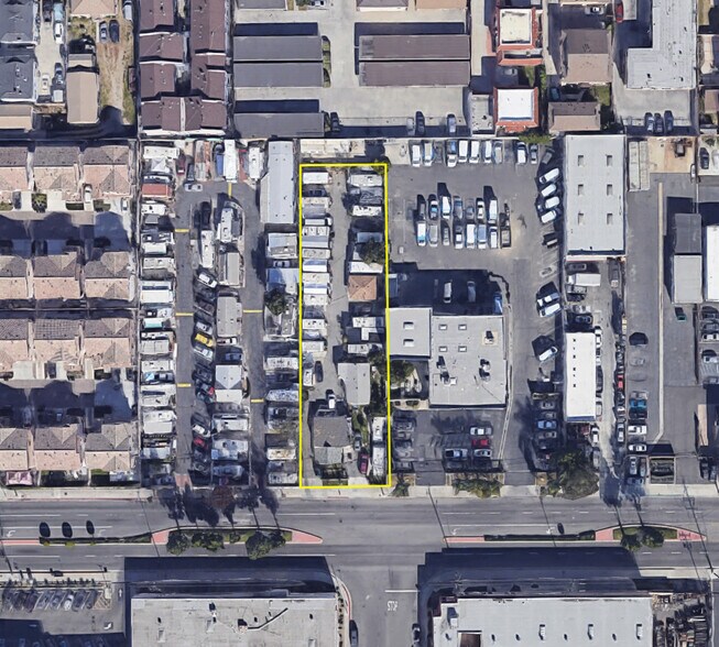 Primary Photo Of 7233 Somerset Blvd, Paramount Multifamily For Sale