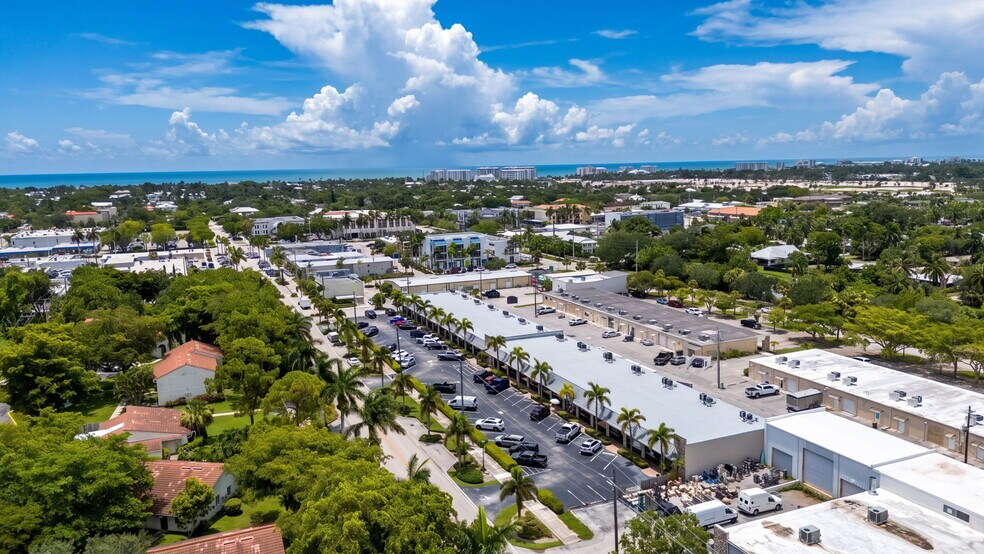 More Photos Of 1011-1065 5th Ave N, Naples Storefront Retail Office For Lease