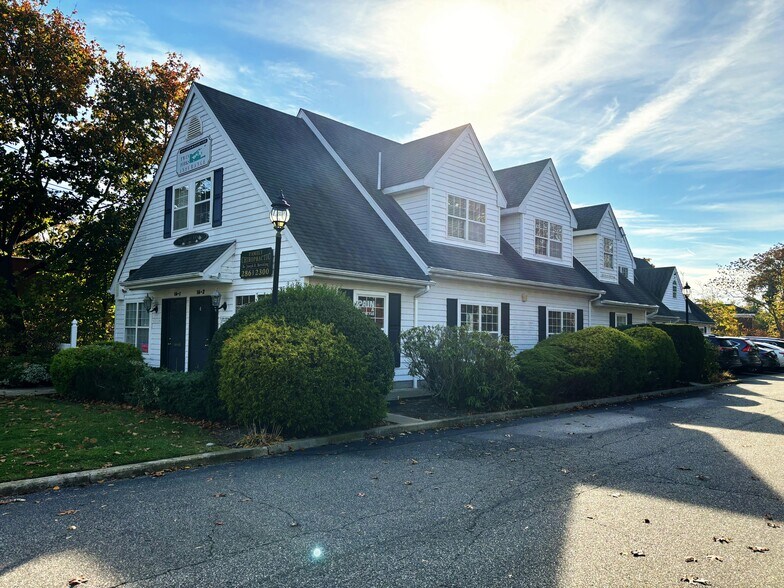 More Photos Of 16 Station Rd, Bellport Village Office Residential For Lease