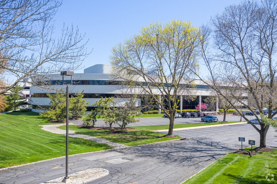 More Photos Of 25 Vreeland Rd, Florham Park Medical For Lease