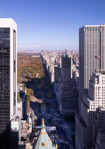 More Photos Of 712 Fifth Ave, New York Office For Lease