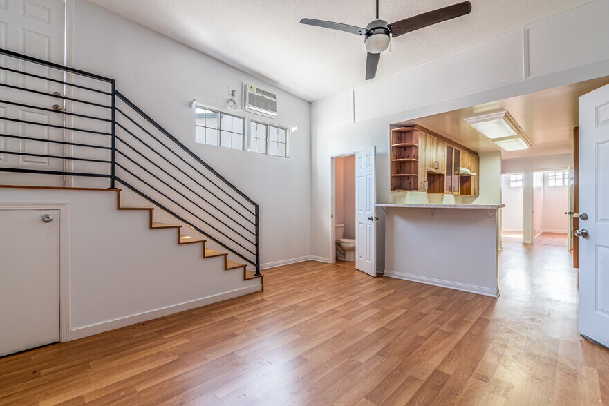 More Photos Of 1885-1899 W Jefferson Blvd, Los Angeles Apartments For Sale