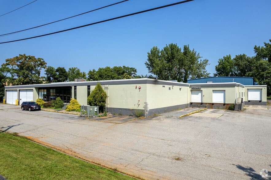 More Photos Of 2266 Pawtucket Ave, East Providence Warehouse For Lease