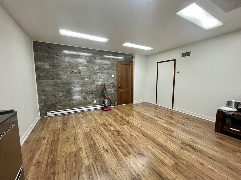 More Photos Of 5007 Boul Lévesque E, Laval Office For Lease