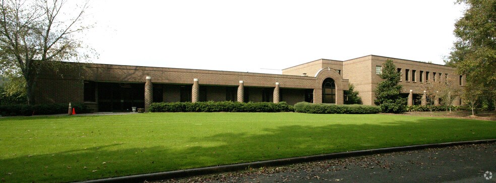 Primary Photo Of 144 Industrial Dr, Birmingham Industrial For Lease