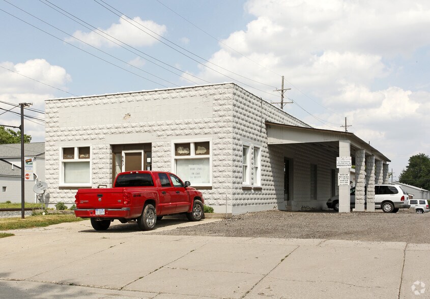 More Photos Of 882-884 N Holbrook St, Plymouth Warehouse For Lease