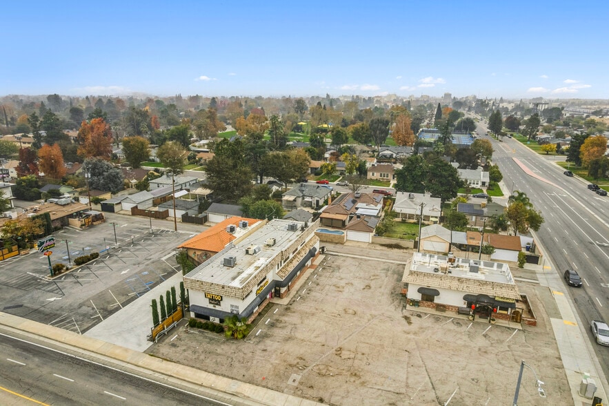 More Photos Of 1656 Oak St, Bakersfield General Retail For Lease