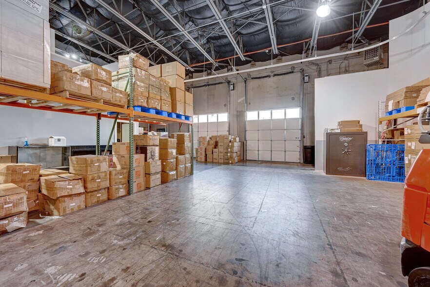 More Photos Of 7030 E 46th Avenue Dr, Denver Warehouse For Sale