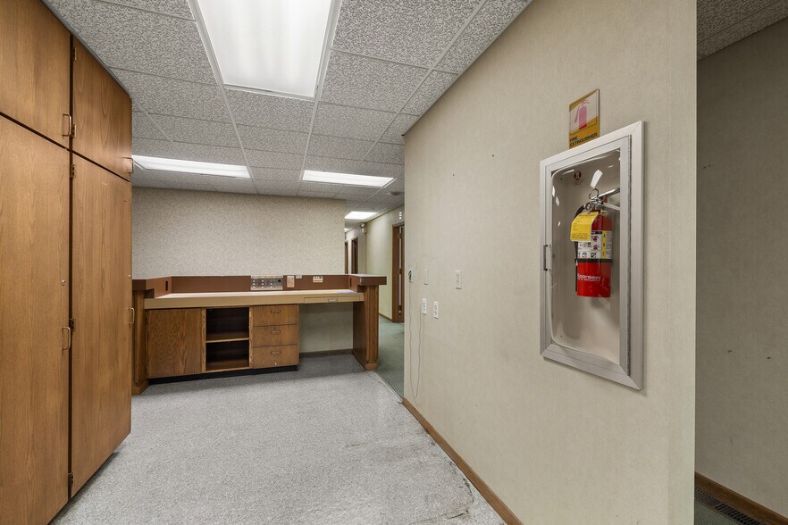 More Photos Of 370 Cline Ave, Mansfield Office Residential For Lease