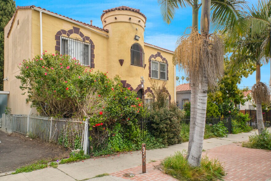 More Photos Of 1061 W 57th St, Los Angeles Apartments For Sale