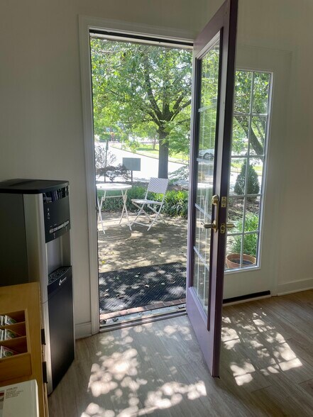 More Photos Of 1404 Starling Dr, Richmond Office For Sale