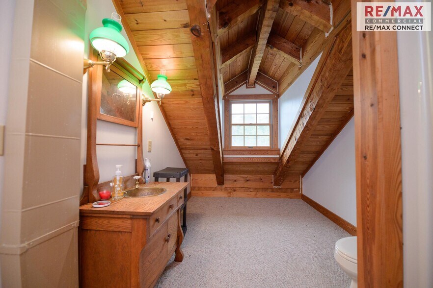 More Photos Of 17466 Benns Church Blvd, Smithfield Freestanding For Sale