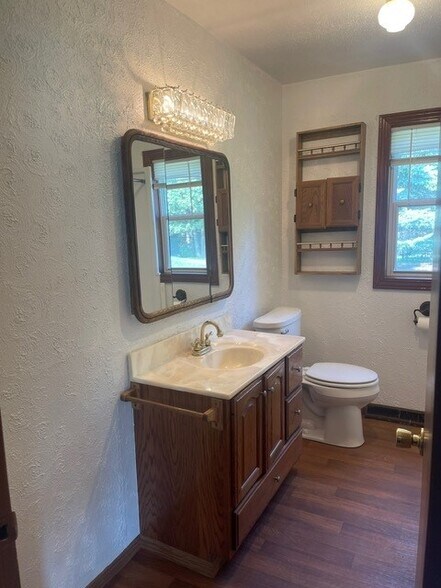 More Photos Of 7554 State Highway 42 57, Sturgeon Bay Flex For Sale