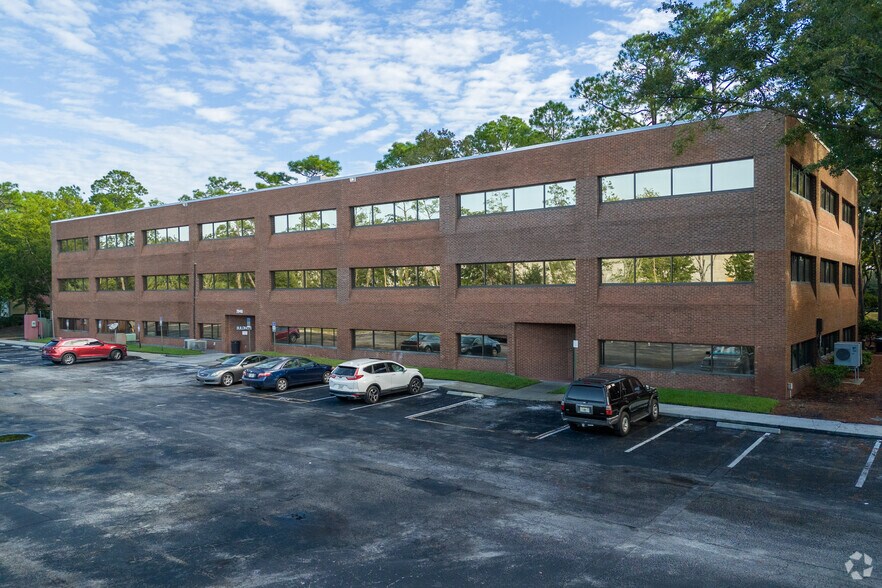More Photos Of 7948 Baymeadows Way, Jacksonville Office For Lease