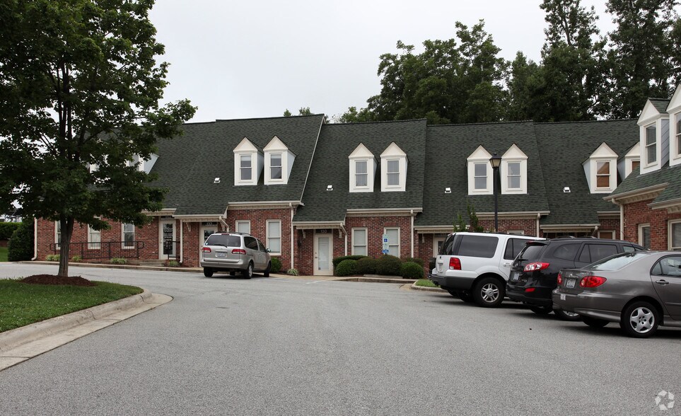 More Photos Of 130 Salem Towne Ct, Apex Office For Sale