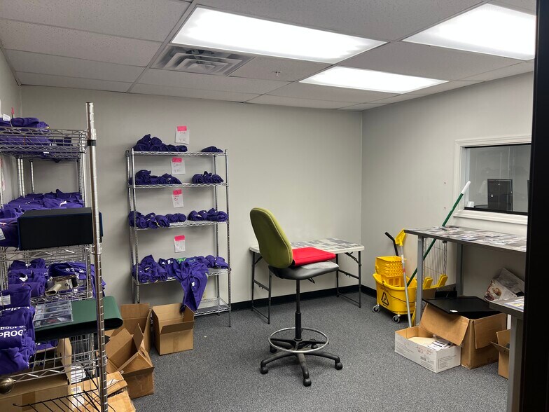 More Photos Of 10205 E 61st St, Tulsa Unknown For Lease